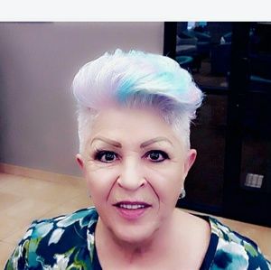 Meet your Posher, Renee